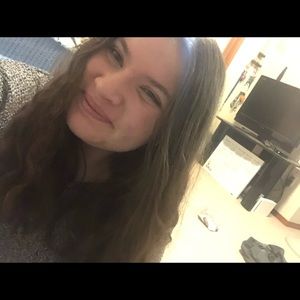 Meet your Posher, Olivia